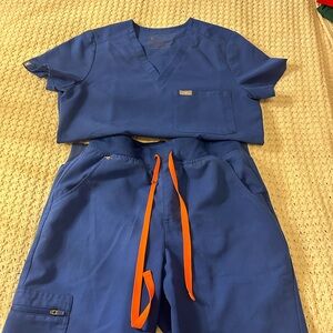 FIGS XS TOP | S JOGGERS